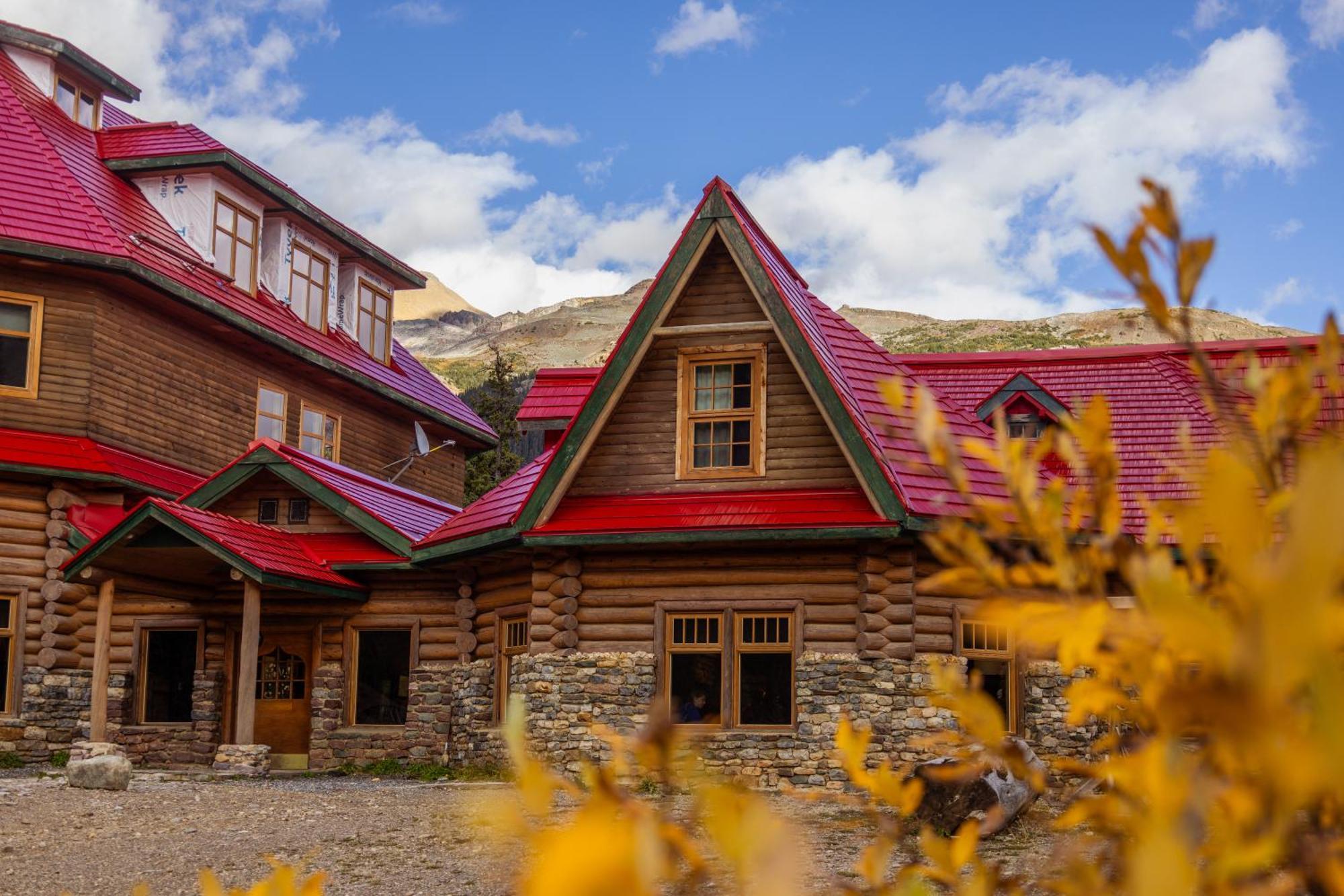 The Lodge At Bow Lake Лейк Луис Екстериор снимка