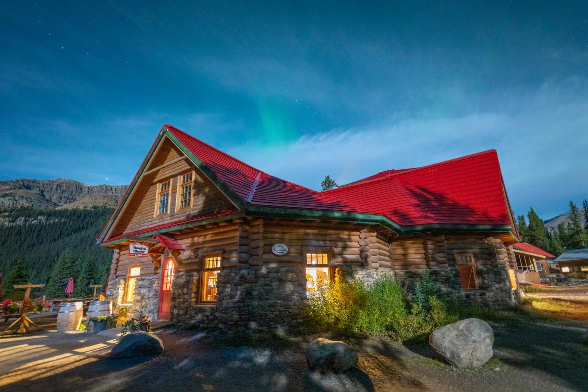 The Lodge At Bow Lake Лейк Луис Екстериор снимка